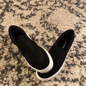 BLACK SUEDE PLATFORM SLIP ON